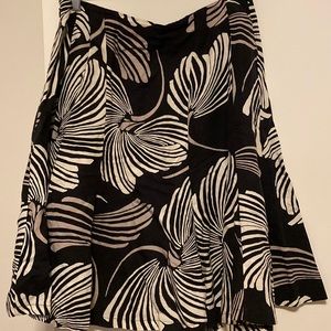 NY & Company black patterned linen skirt